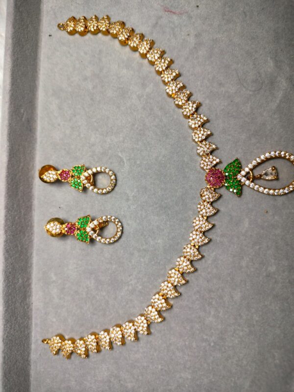 Chic Asymmetrical Ruby & Emerald AD Necklace Set