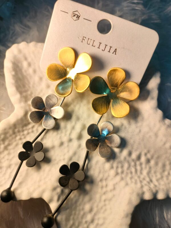 Modern Tri-Tone Floral Cascade Dangle Earrings - ✨ BUY 2, GET 1 FREE! ✨